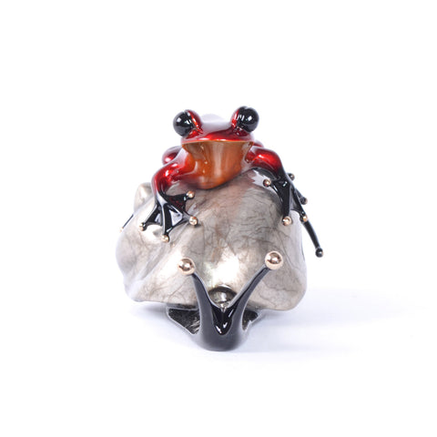 Front profile of EsCargo Frogman bronze sculpture by Tim Cotterill