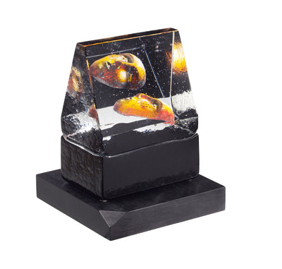 KOSTA BODA - Black Elements House of Mystery Red